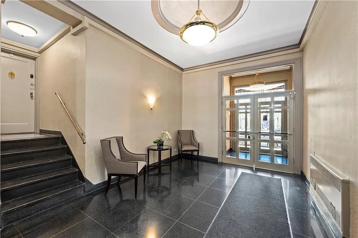 9425 Shore Road Fort Hamilton Brooklyn NY 11209