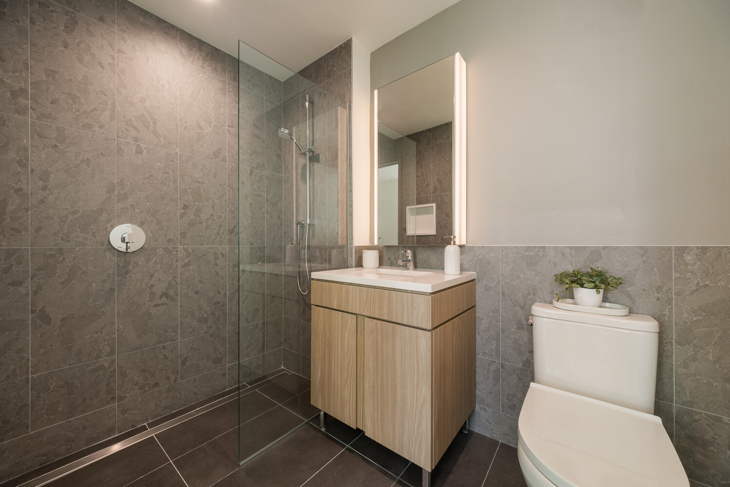 89 De Kalb Avenue 16J Fort Greene Brooklyn NY 11201