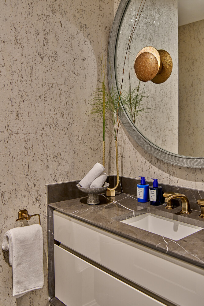 100 East 50th Street 2807 Midtown East New York NY 10022
