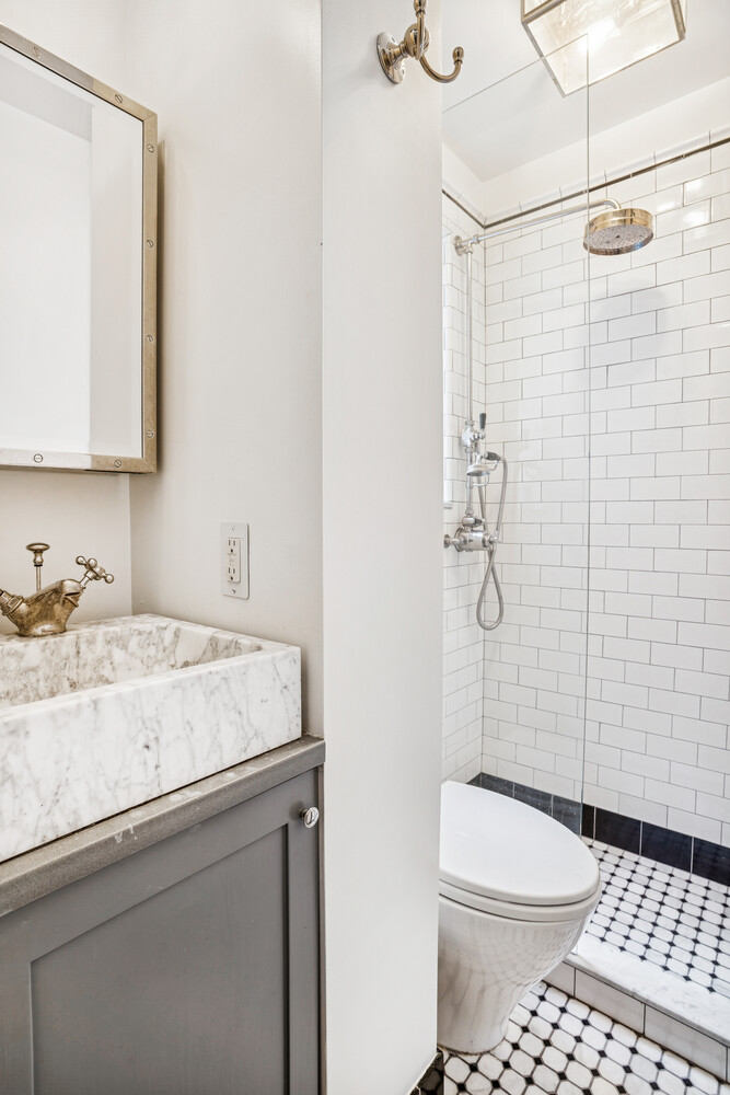 101 Thompson Street 19 Soho New York NY 10012