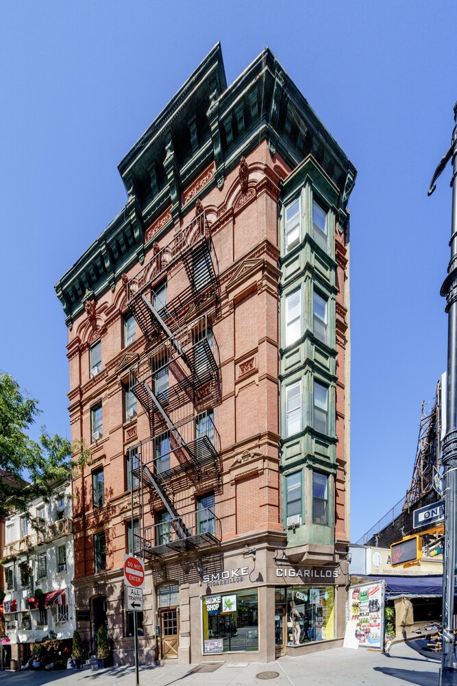 61 Grove Street 2D W. Greenwich Village New York NY 10014