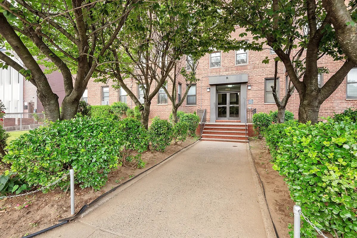 1811 Ocean Parkway 5L Homecrest Brooklyn NY 11223
