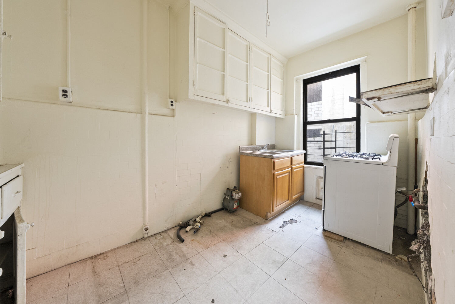 1715 Nelson Avenue 4F Morris Heights Bronx NY 10453