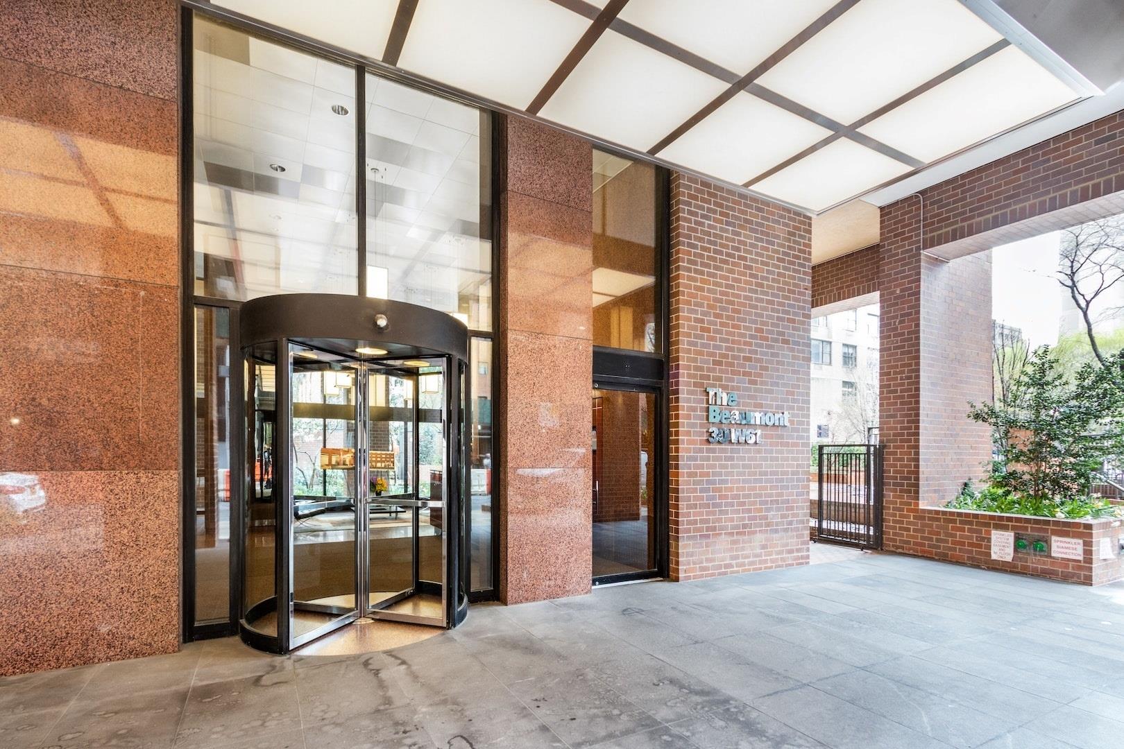 30 West 61st Street 21B Lincoln Square New York NY 10023