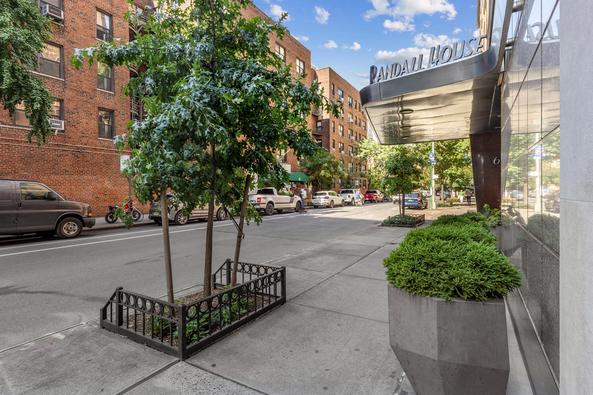 63 East 9th Street 4U Greenwich Village New York NY 10003