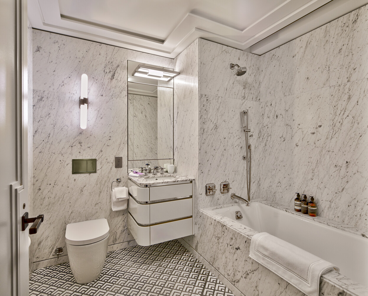 100 East 50th Street 2807 Midtown East New York NY 10022
