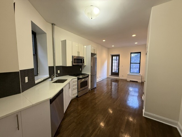 73 Thompson Street 1A Soho New York NY 10012