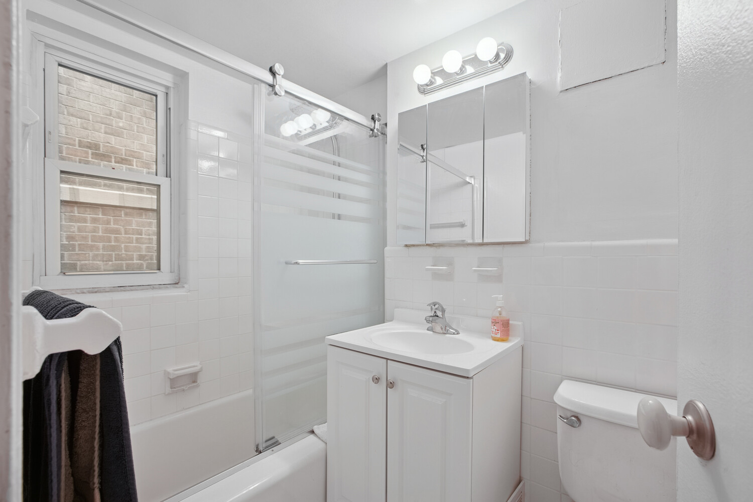 321 East 45th Street Turtle Bay New York NY 10017