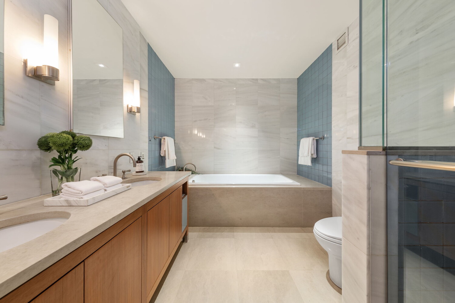 300 East 55th Street 17B Sutton Place New York NY 10022