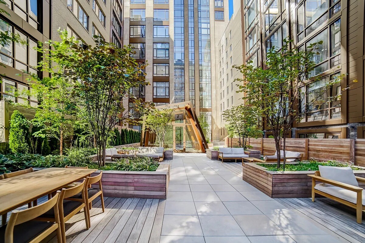 215 East 19th Street 8E Gramercy Park New York NY 10003