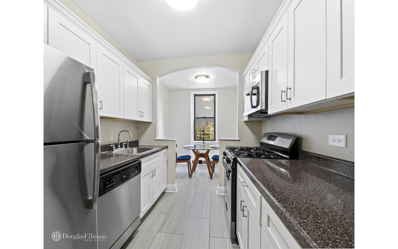 960 Sterling Place 1K Crown Heights Brooklyn NY 11216