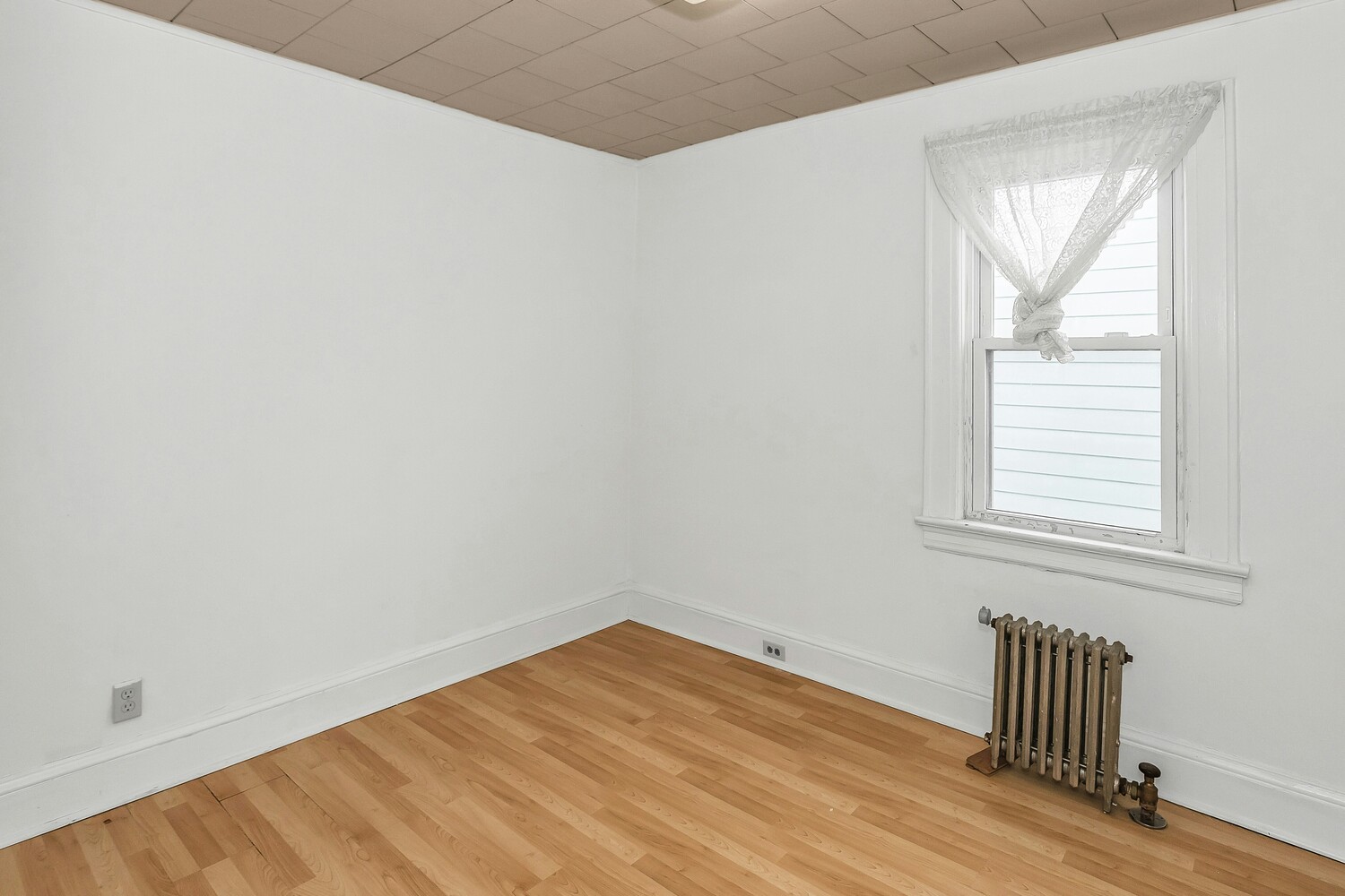 148-28 87th Avenue Briarwood Queens NY 11435