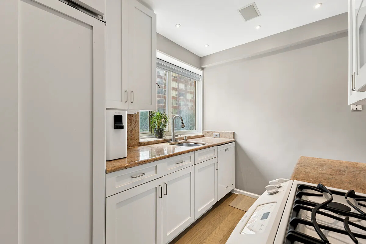 166 East 63rd Street Upper East Side New York NY 10065