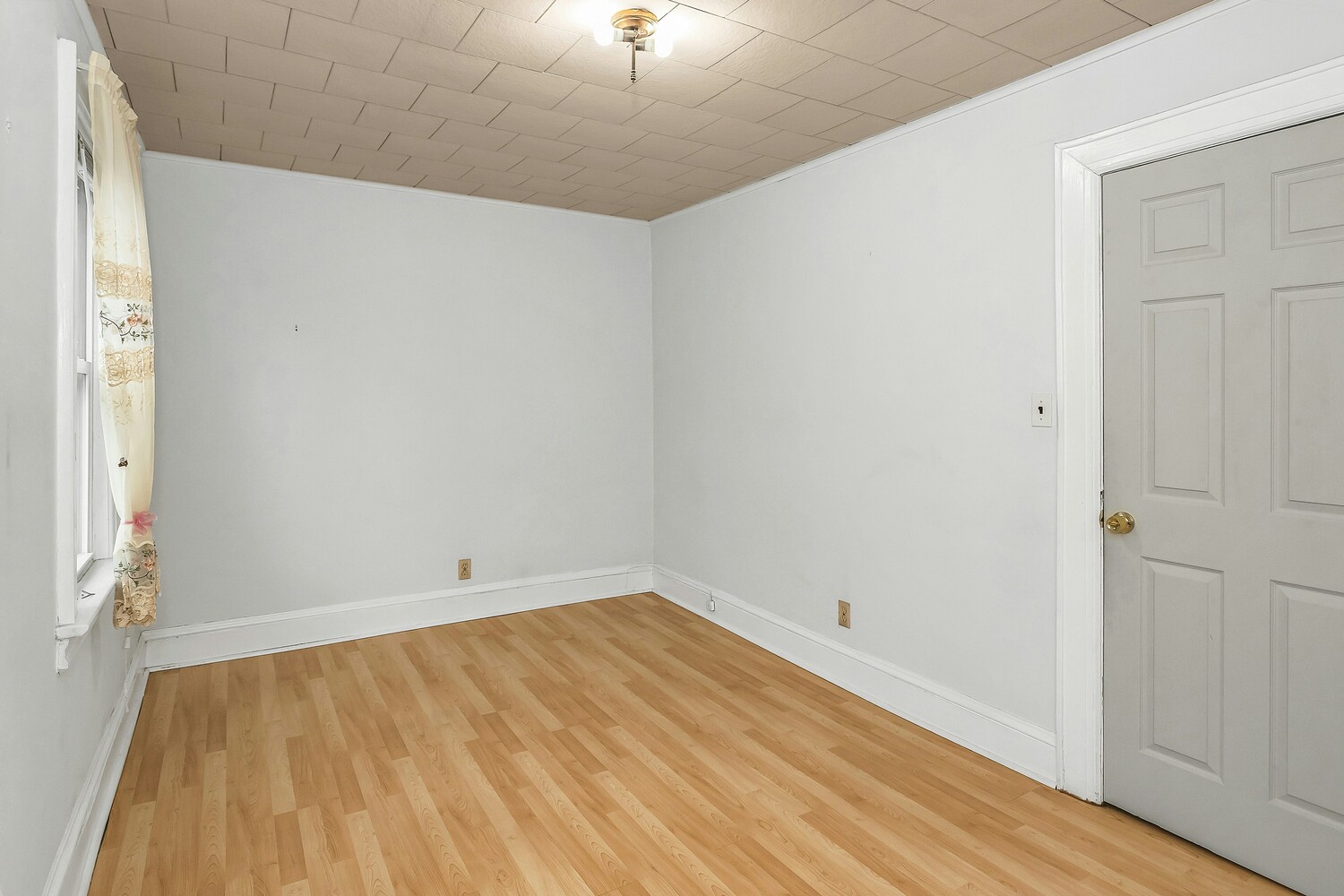 148-28 87th Avenue Briarwood Queens NY 11435