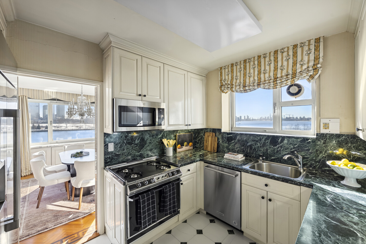 45 Sutton Place South 3FG Sutton Place New York NY 10022