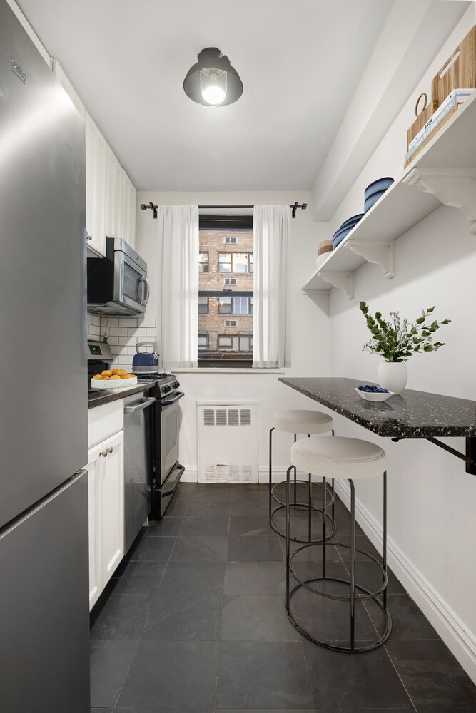 305 East 72nd Street Upper East Side New York NY 10021