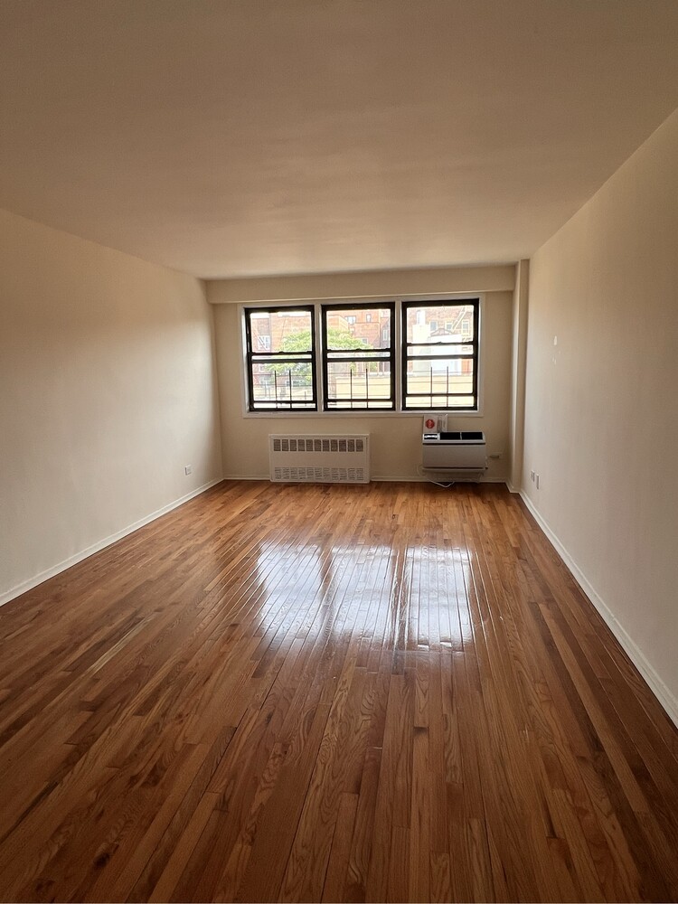 579 West 215th Street 10C Inwood New York NY 10034