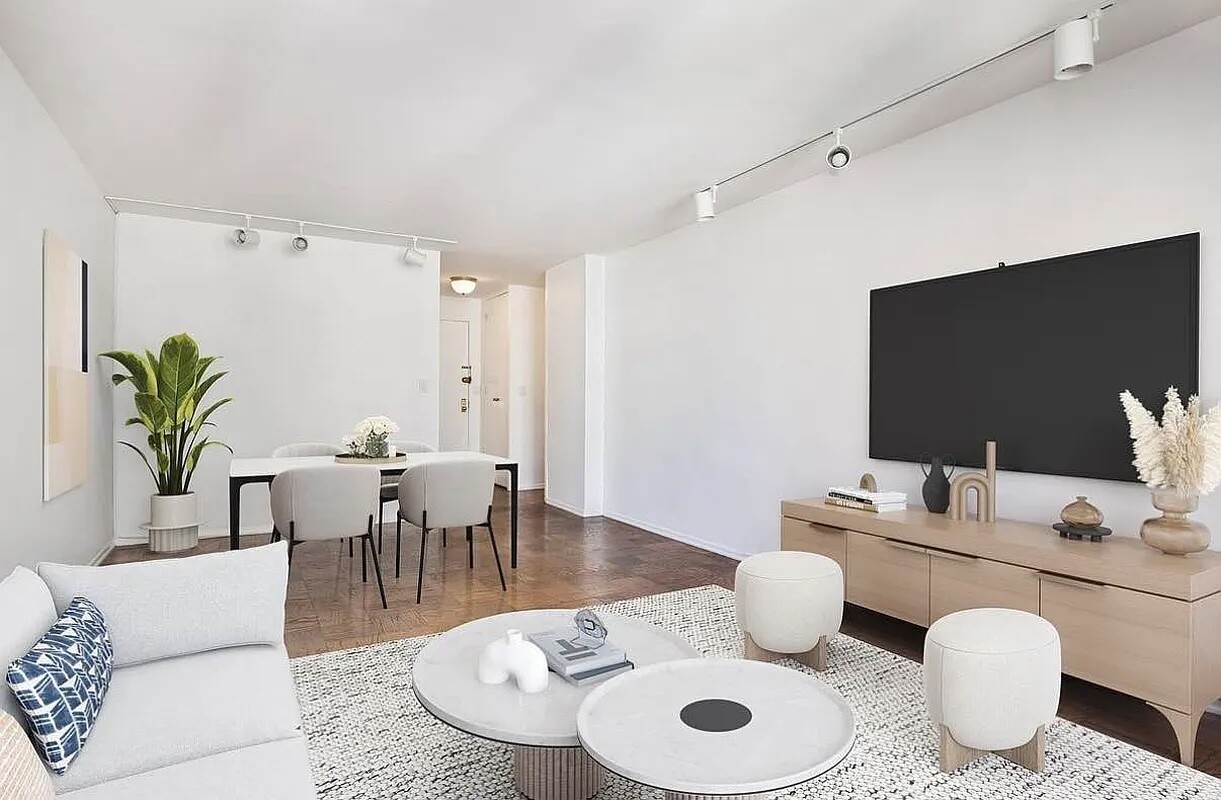 305 East 24th Street 9N Kips Bay New York NY 10010