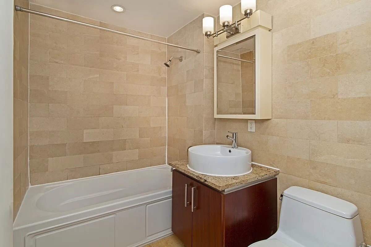 41-26 27th Street 2B Long Island City Queens NY 11101