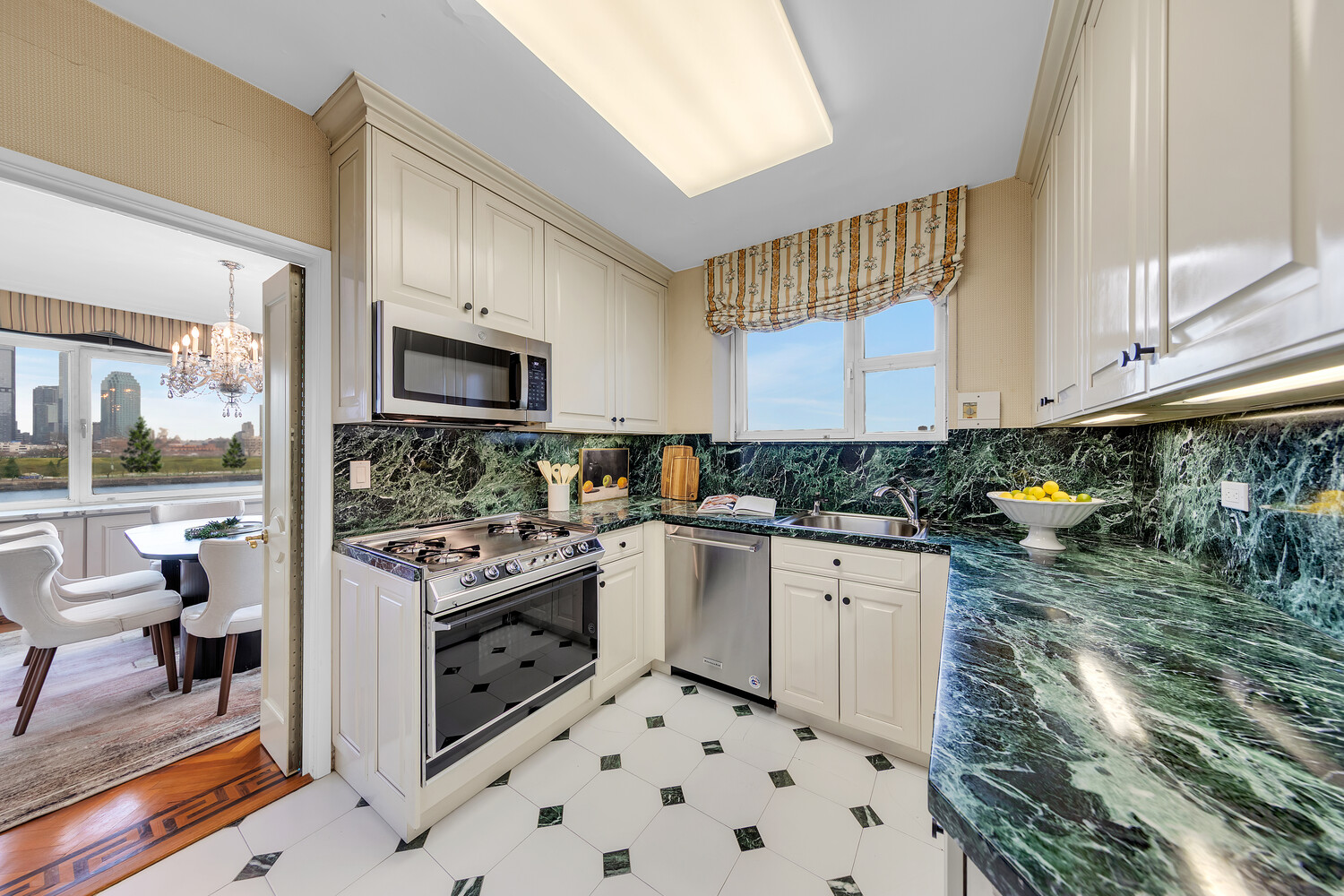 45 Sutton Place South 3FG Sutton Place New York NY 10022