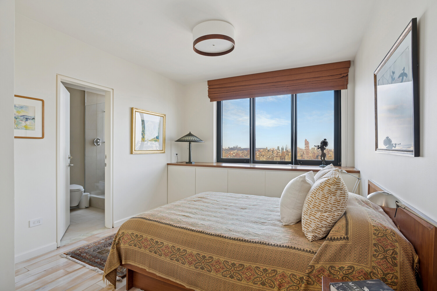 45 West 67th Street 31A Lincoln Square New York NY 10023