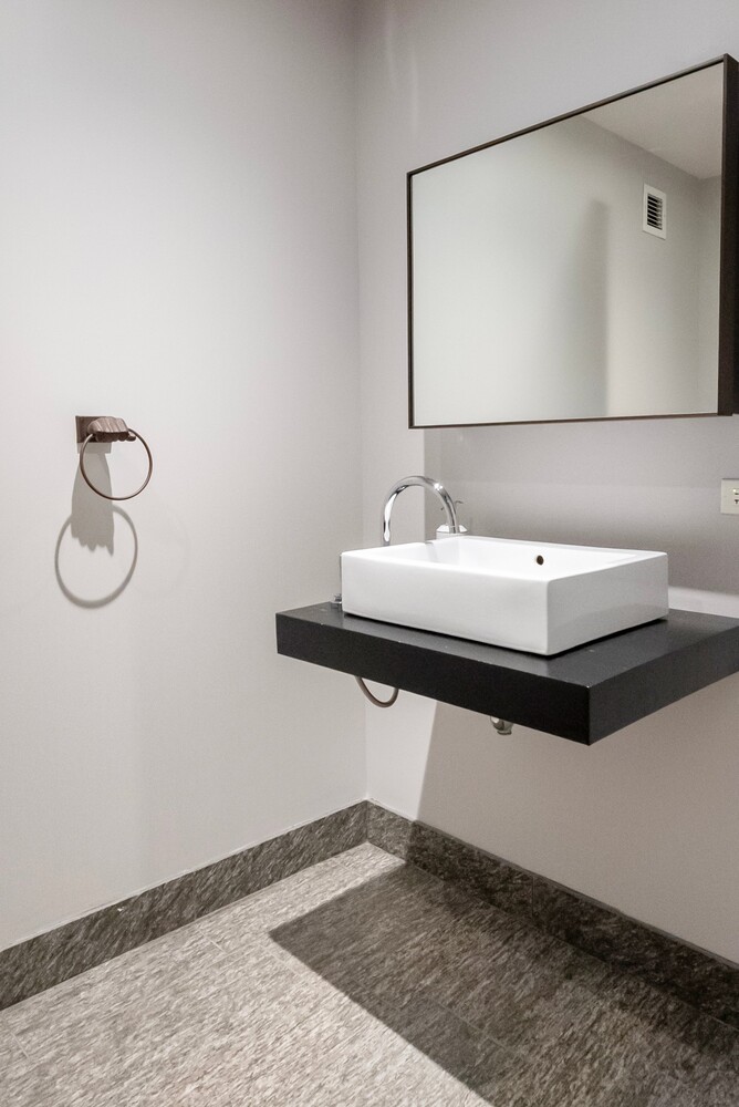 20 Pine Street 907/908 Financial District New York NY 10005