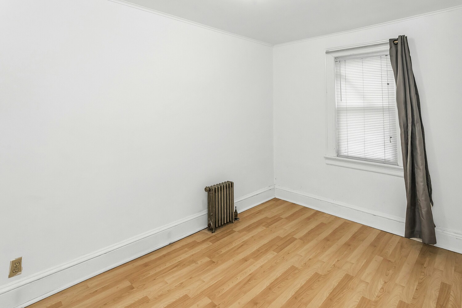 148-28 87th Avenue Briarwood Queens NY 11435