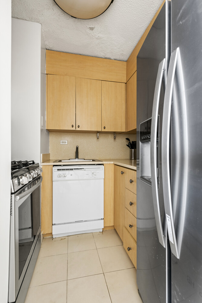 330 East 38th Street 49O Murray Hill New York NY 10016