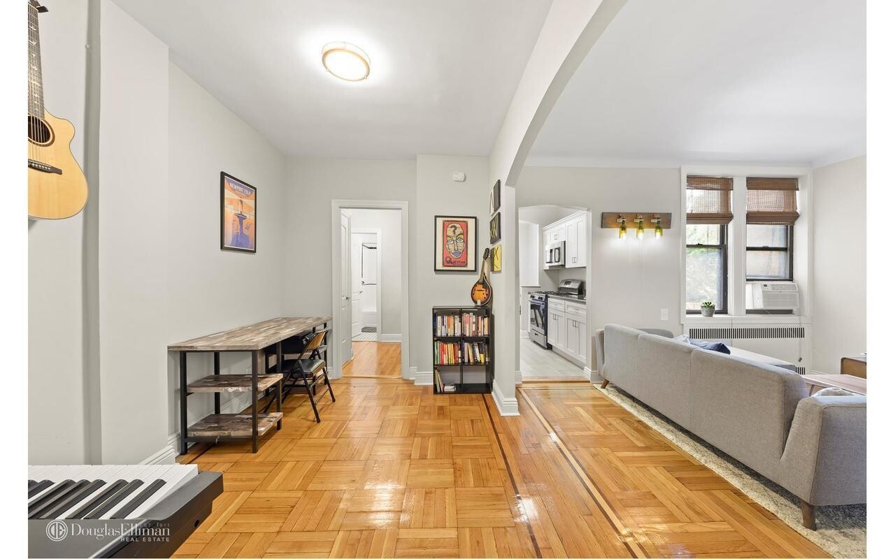 960 Sterling Place 1K Crown Heights Brooklyn NY 11216