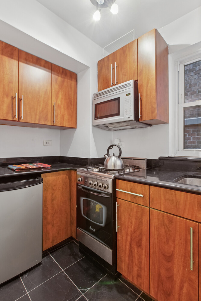 321 East 45th Street Turtle Bay New York NY 10017