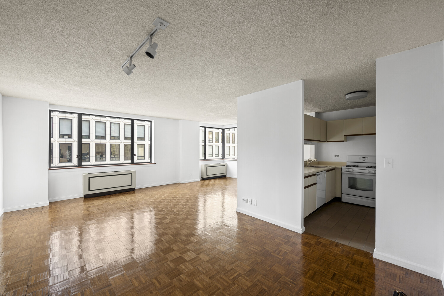 30 West 61st Street 21F Lincoln Square New York NY 10023