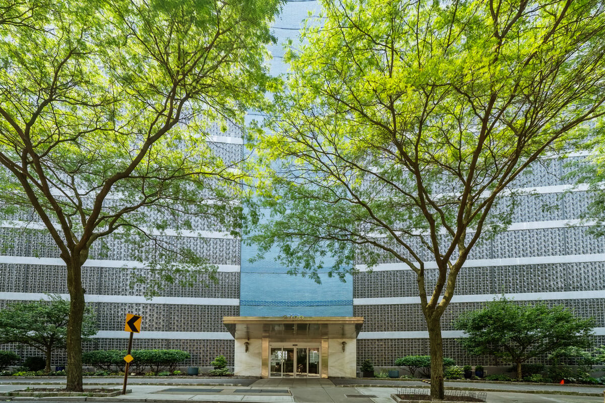 2400 Johnson Avenue 2F Riverdale Bronx NY 10463