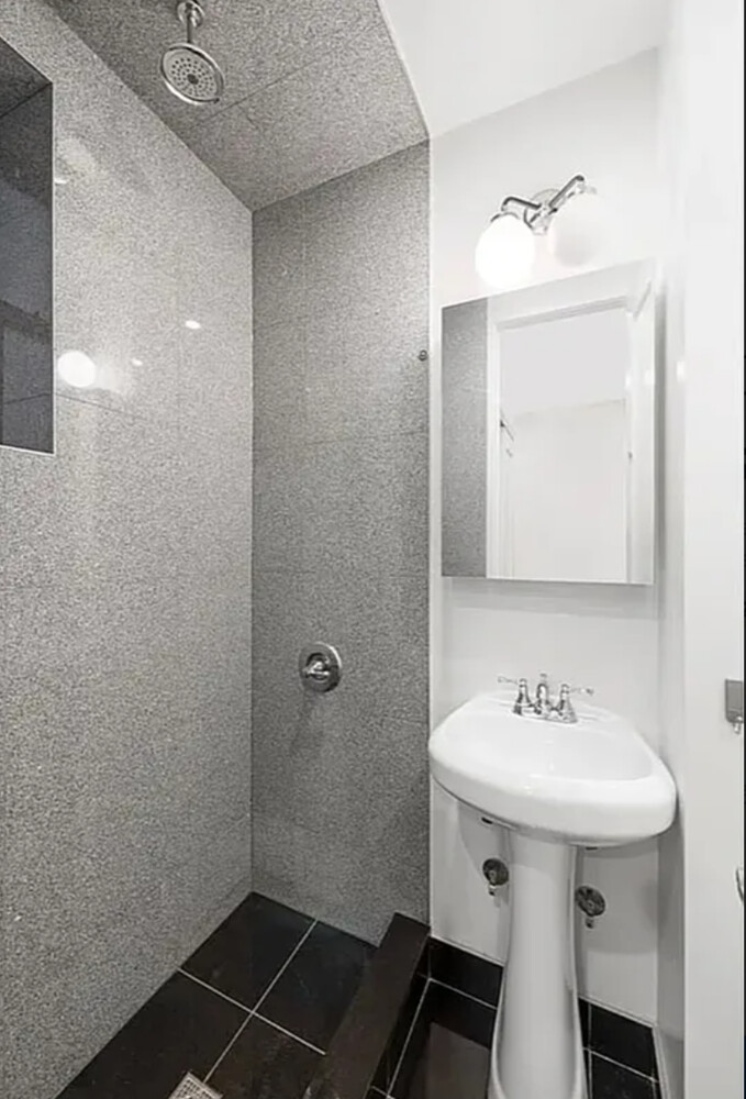 61 Grove Street 2D W. Greenwich Village New York NY 10014
