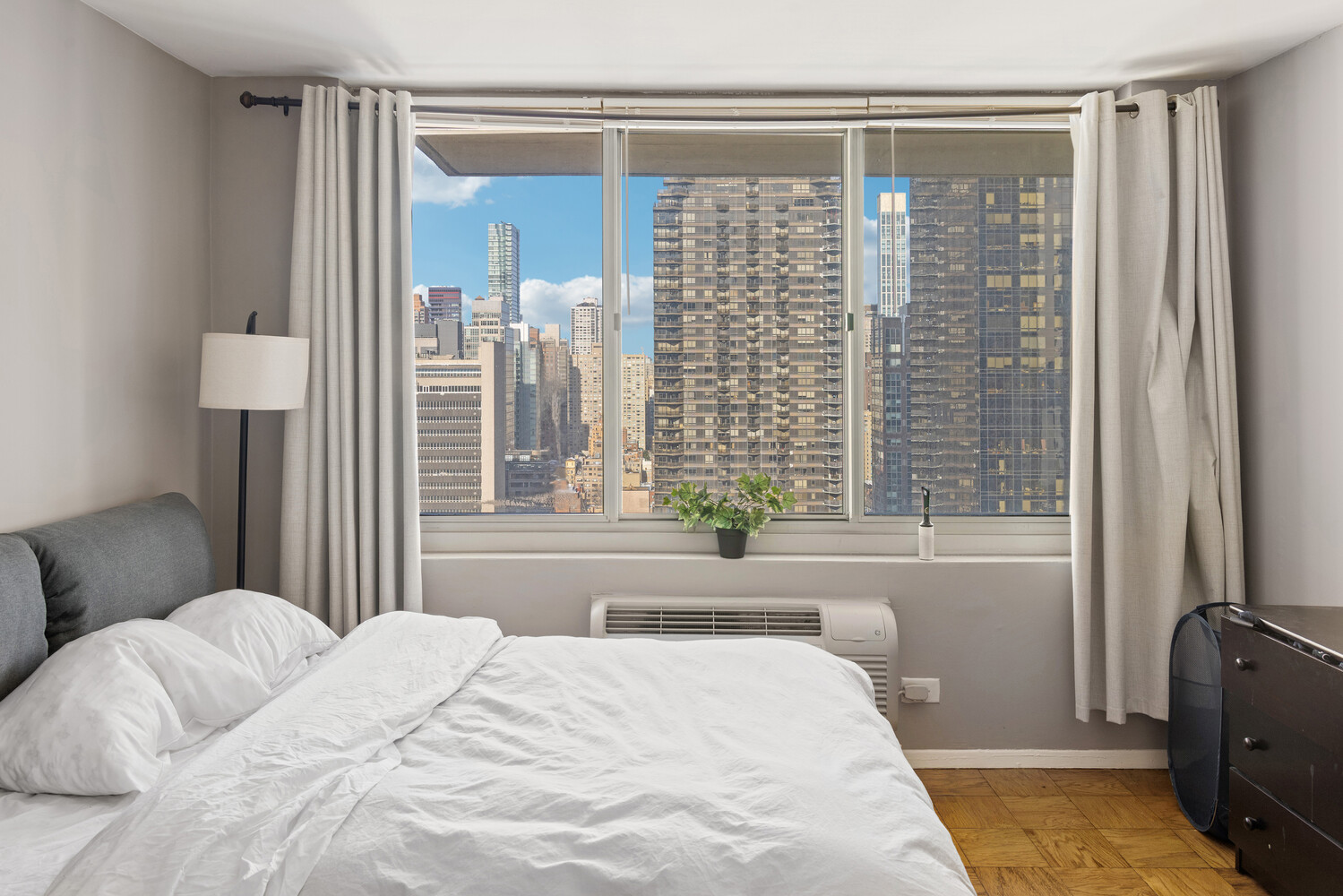 333 East 45th Street 31C Turtle Bay New York NY 10017