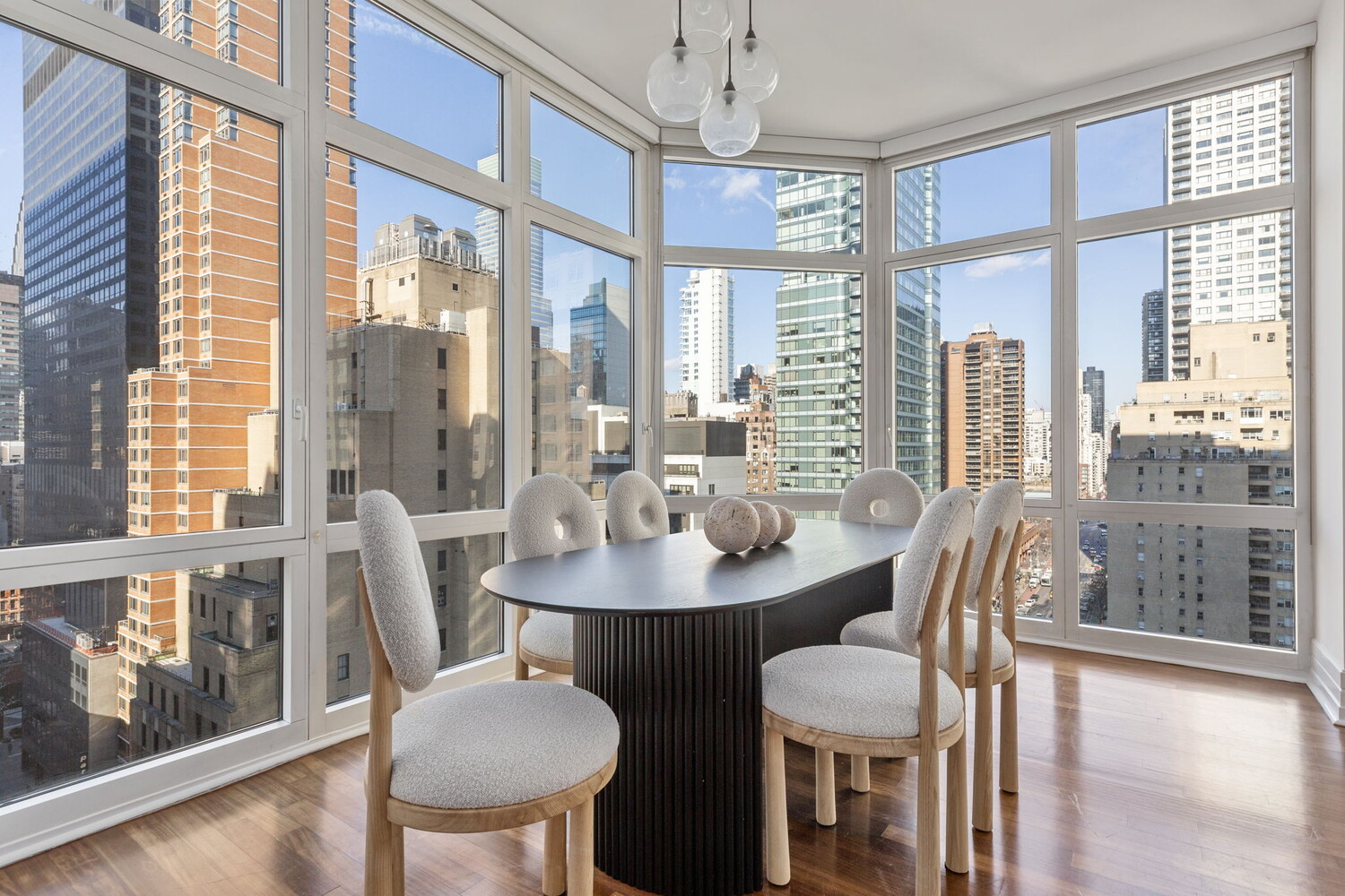 300 East 55th Street 17B Sutton Place New York NY 10022