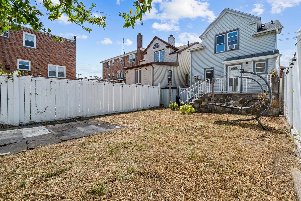 916 Clarence Avenue Throgs Neck Bronx NY 10465