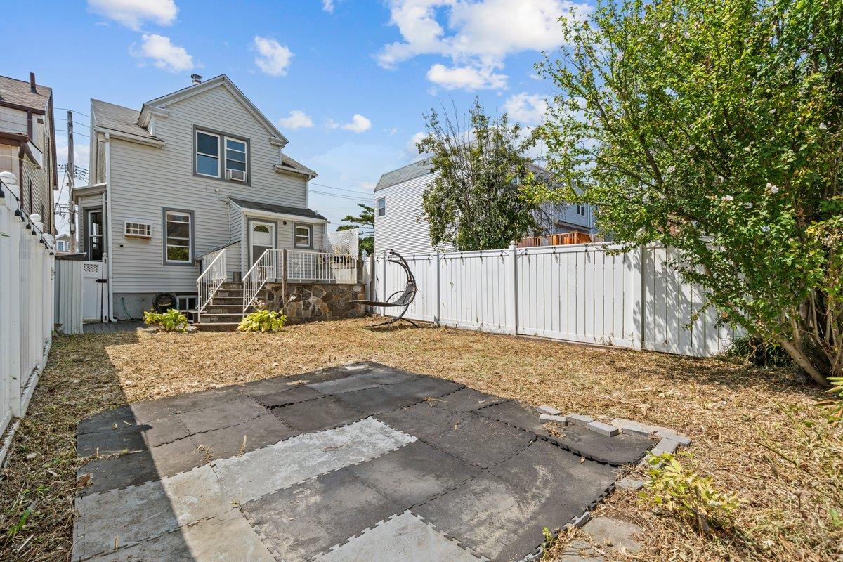 916 Clarence Avenue Throgs Neck Bronx NY 10465
