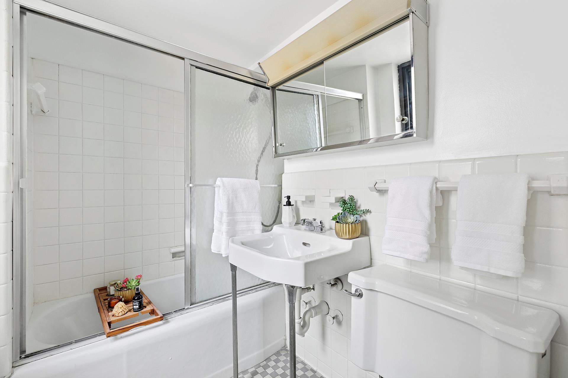 305 East 72nd Street 15B Upper East Side New York NY 10021
