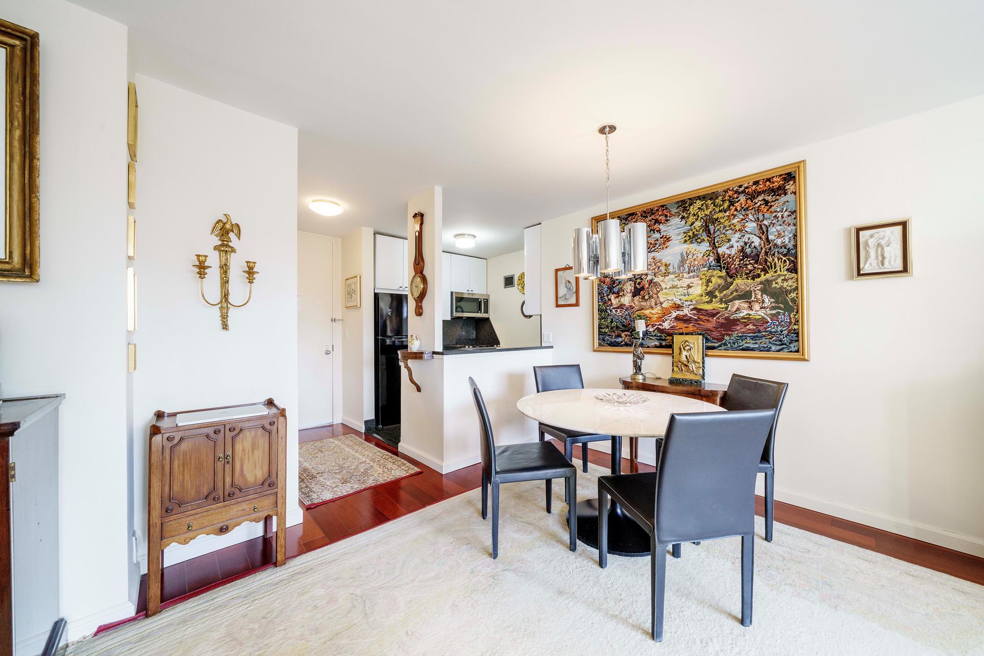 30 West 61st Street 21B Lincoln Square New York NY 10023