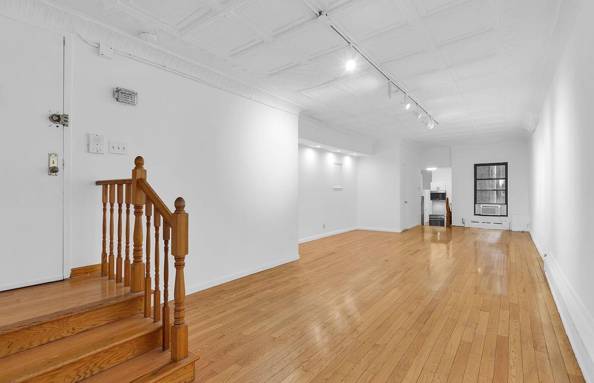 314 West 52nd Street Clinton New York NY 10019