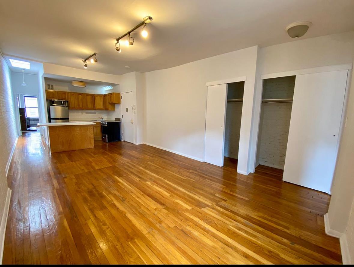 314 West 52nd Street Clinton New York NY 10019