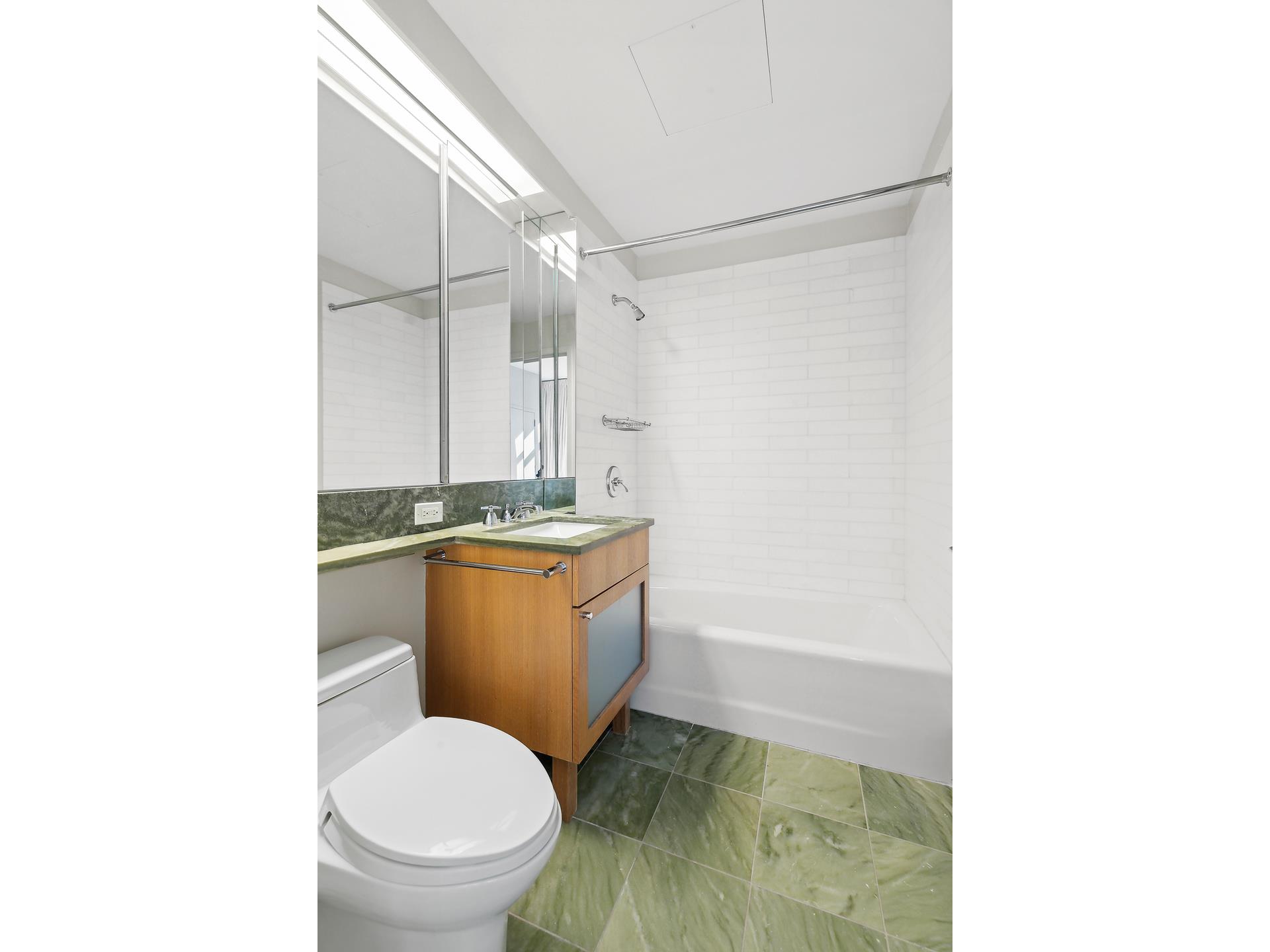 207 East 57th Street 19B Midtown East New York NY 10022