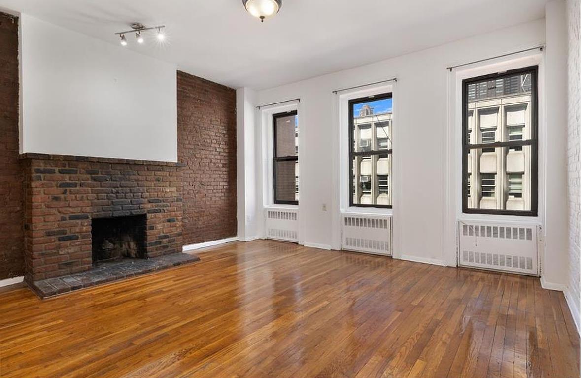 314 West 52nd Street Clinton New York NY 10019