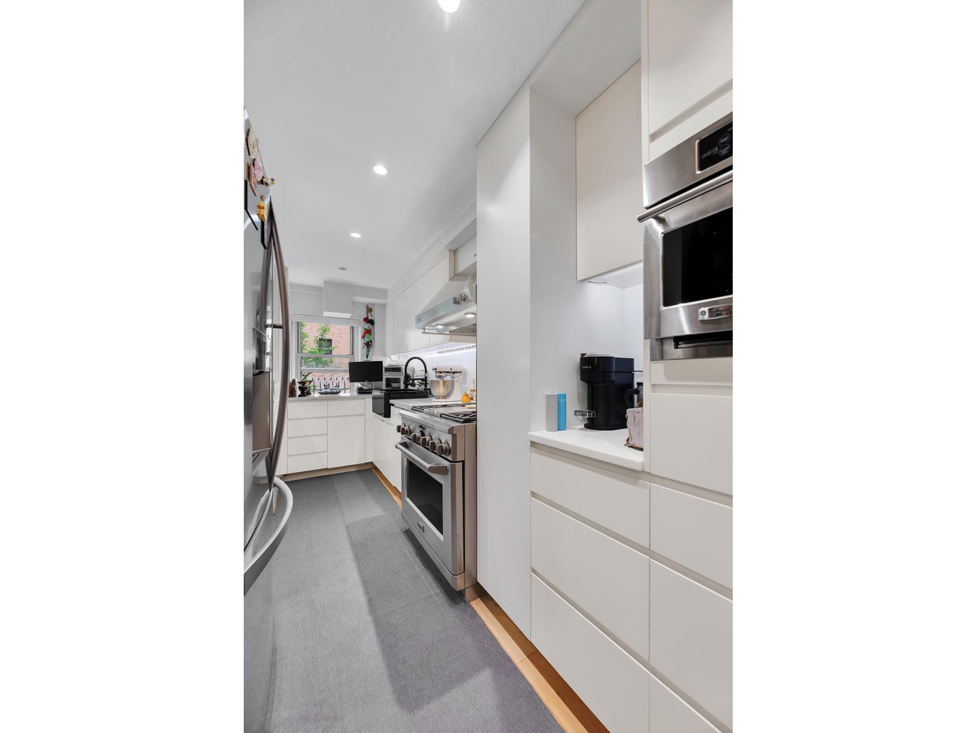 420 East 55th Street 3FG Sutton Place New York NY 10022