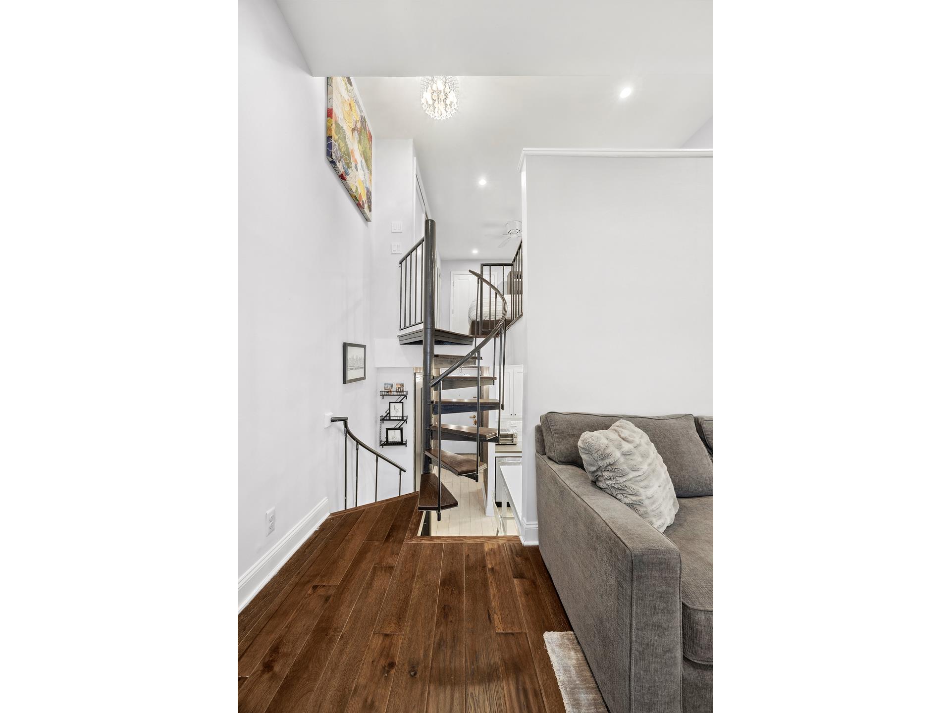 211 Thompson Street LB Greenwich Village New York NY 10012