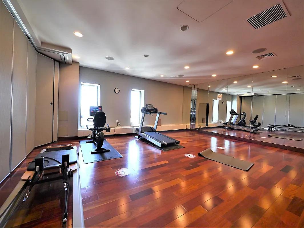 530 East 76th Street 29HK Upper East Side New York NY 10021