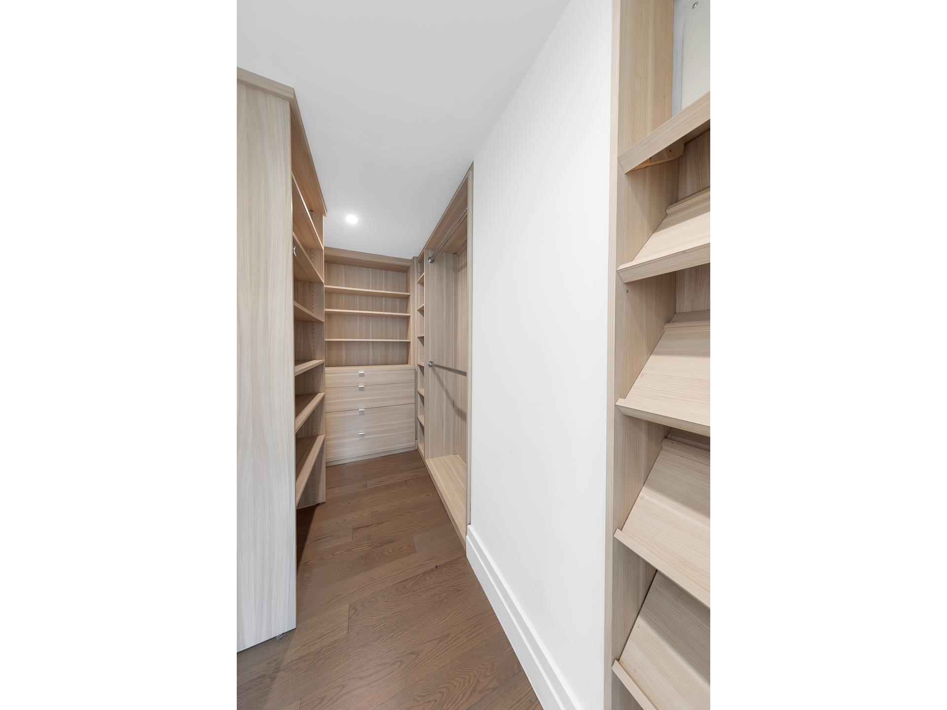 400 East 54th Street Sutton Place New York NY 10022