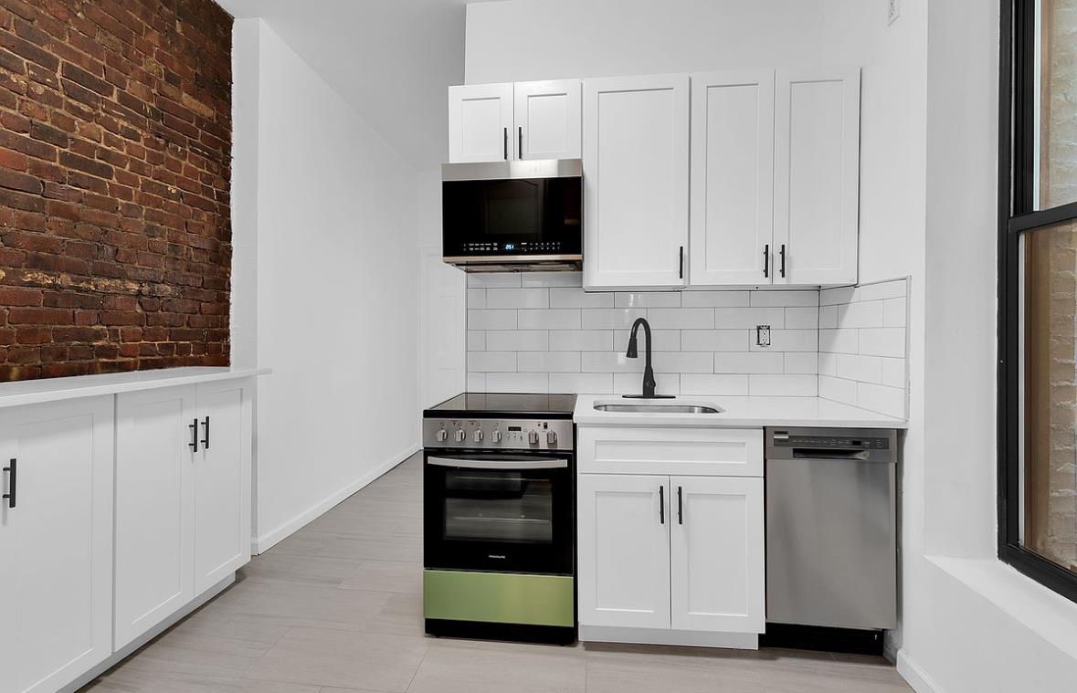 314 West 52nd Street Clinton New York NY 10019