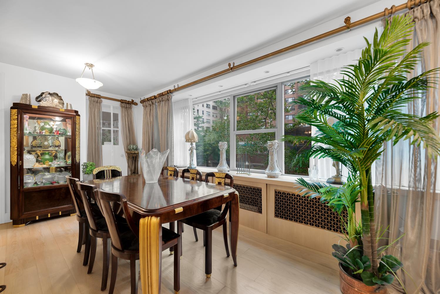 420 East 55th Street 3FG Sutton Place New York NY 10022